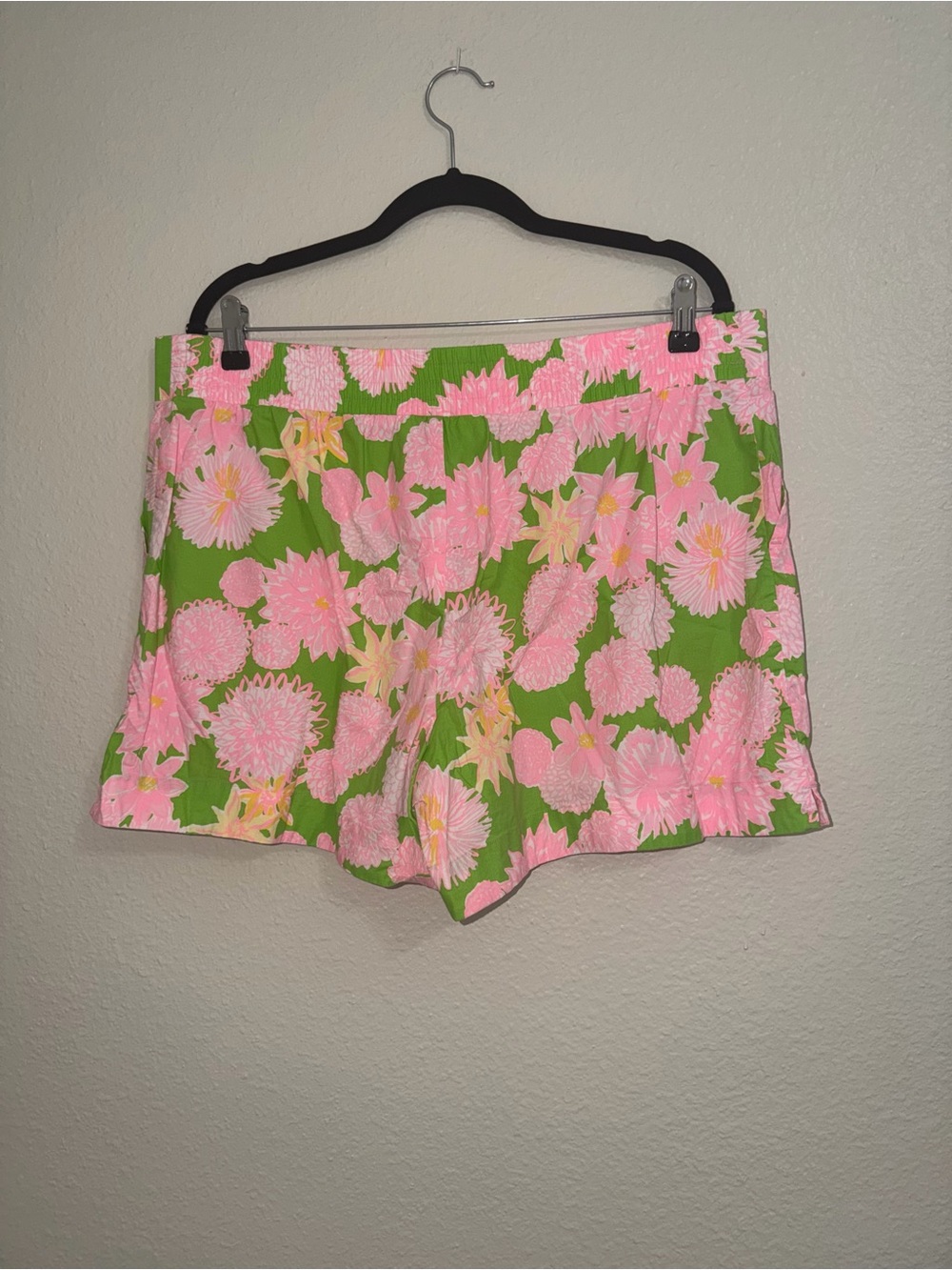 Lily Pulitzer High-Rise Women’s Shorts - Picture 2 of 4